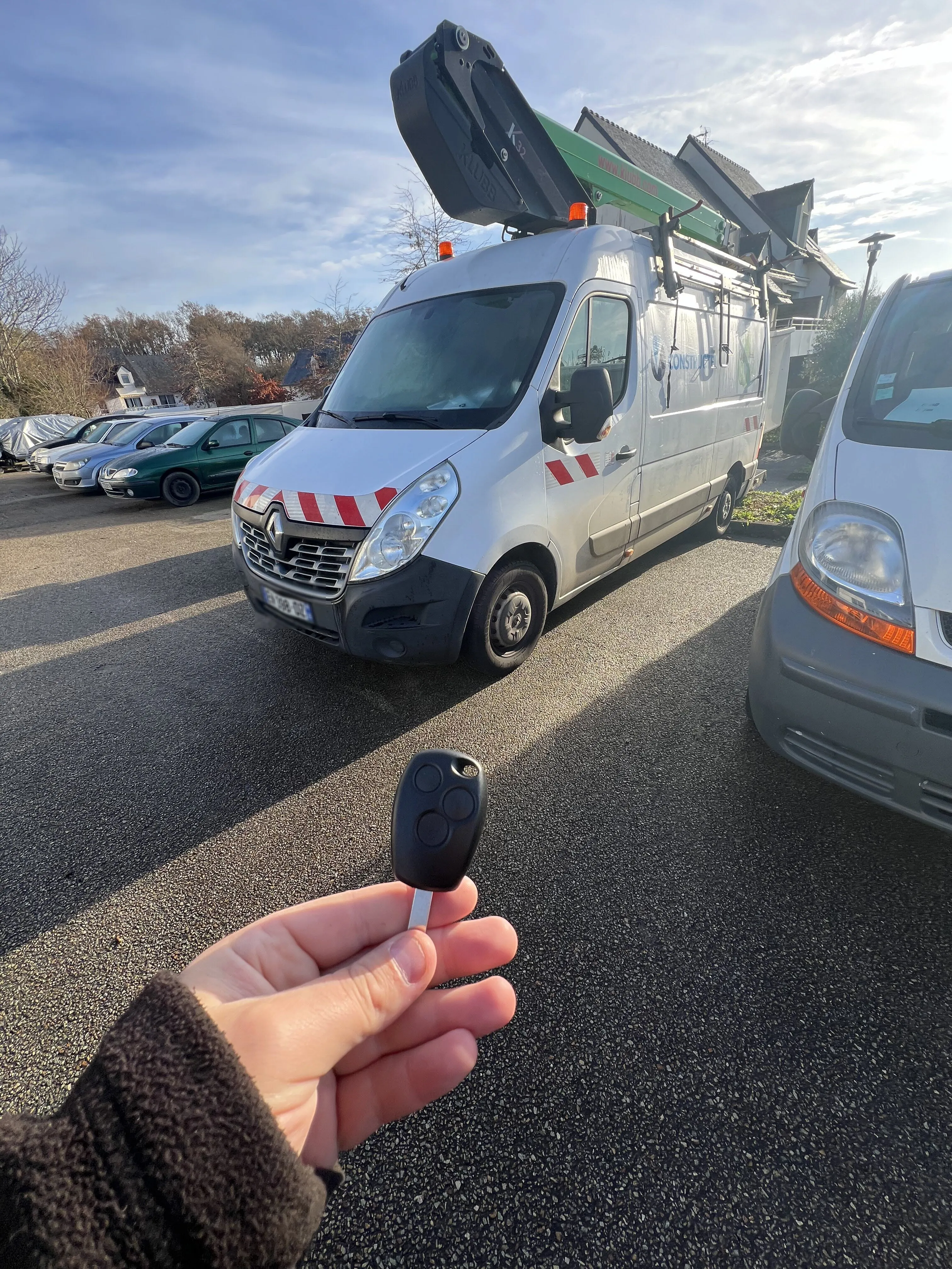 Une perte totale de clé pour ce Renault Master, les techniciens vont pouvoir reprendre leur chantier à Landevant