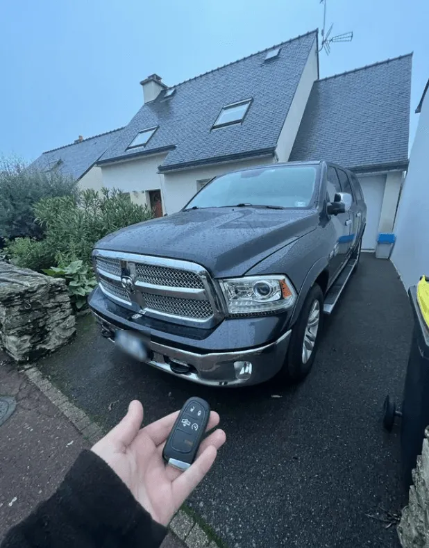 Une nouvelle télécommande pour un beau Dodge Ram Longhorn
