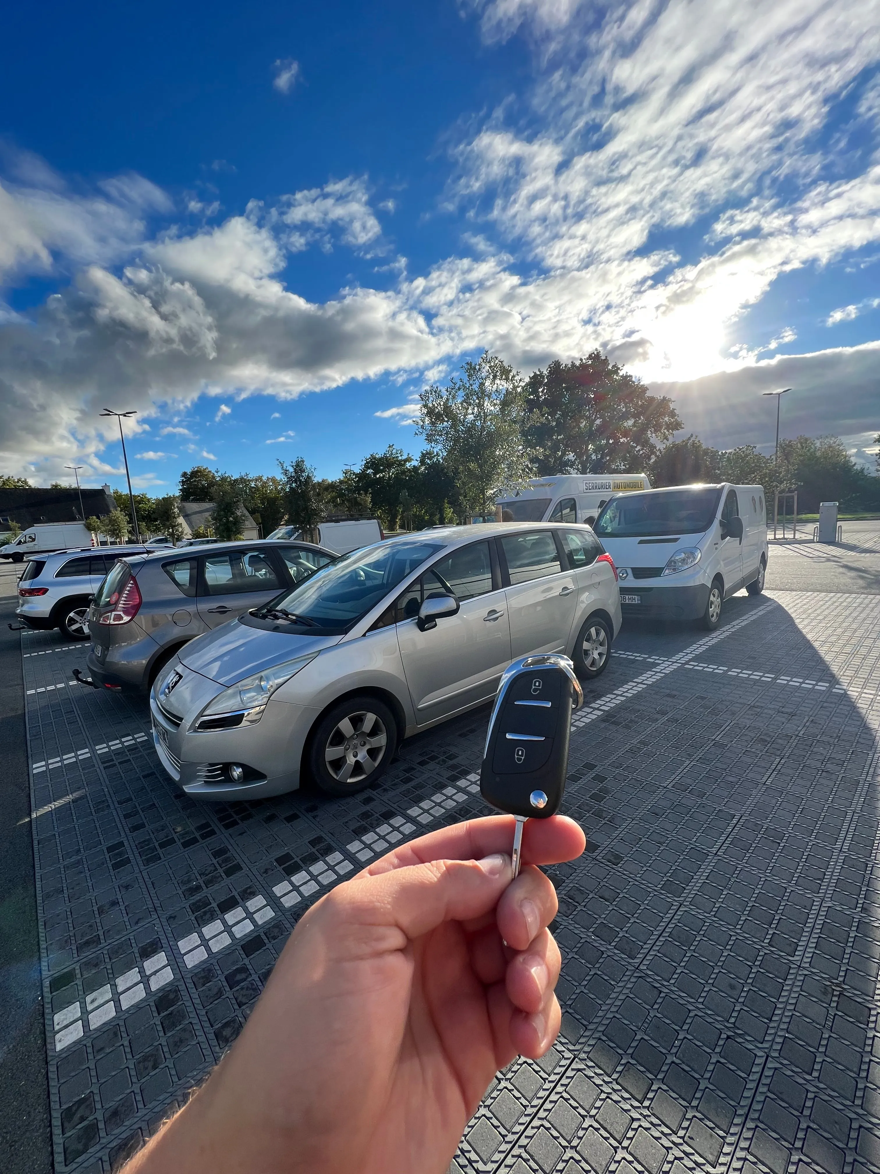 Une perte totale pour ce 5008 à Pontivy